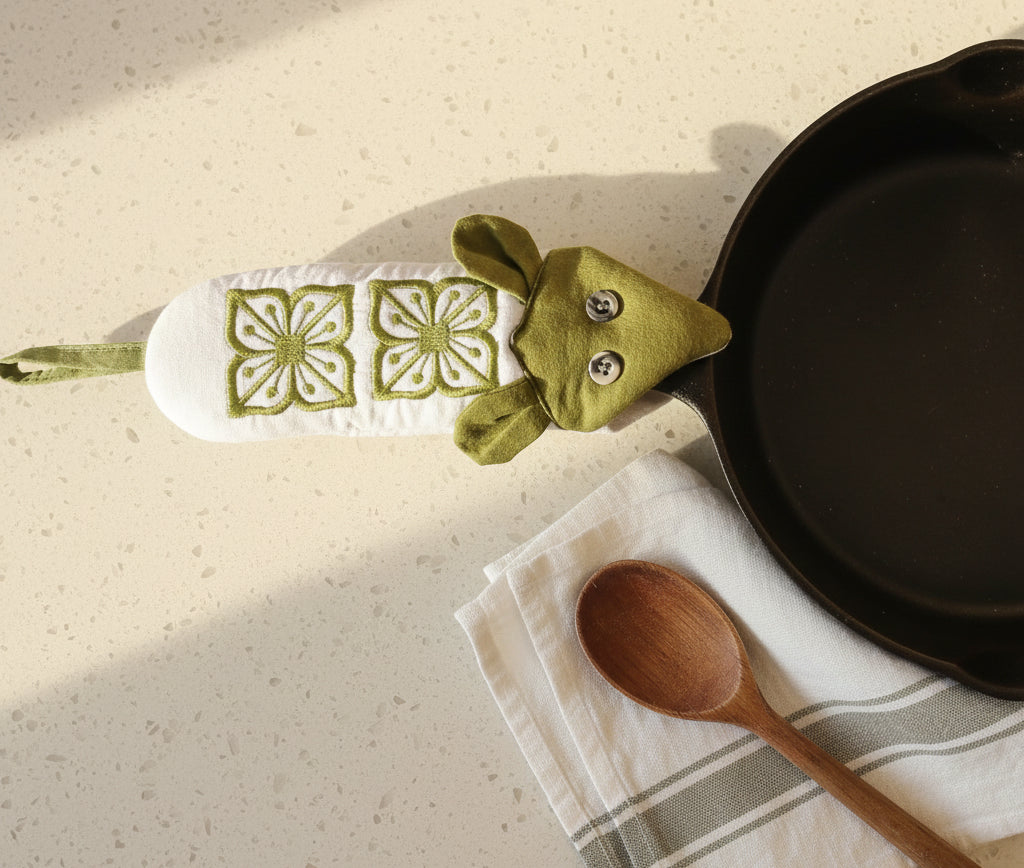 Pyrex-Inspired Verde Handle Cover for Cast Iron Pans