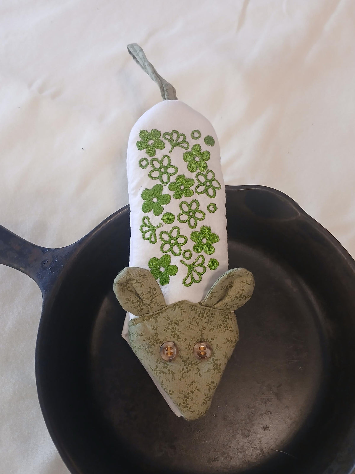 Handle Potholder for Cast Iron Pans Inspired by Pyrex Spring Blossom/Crazy Daisy