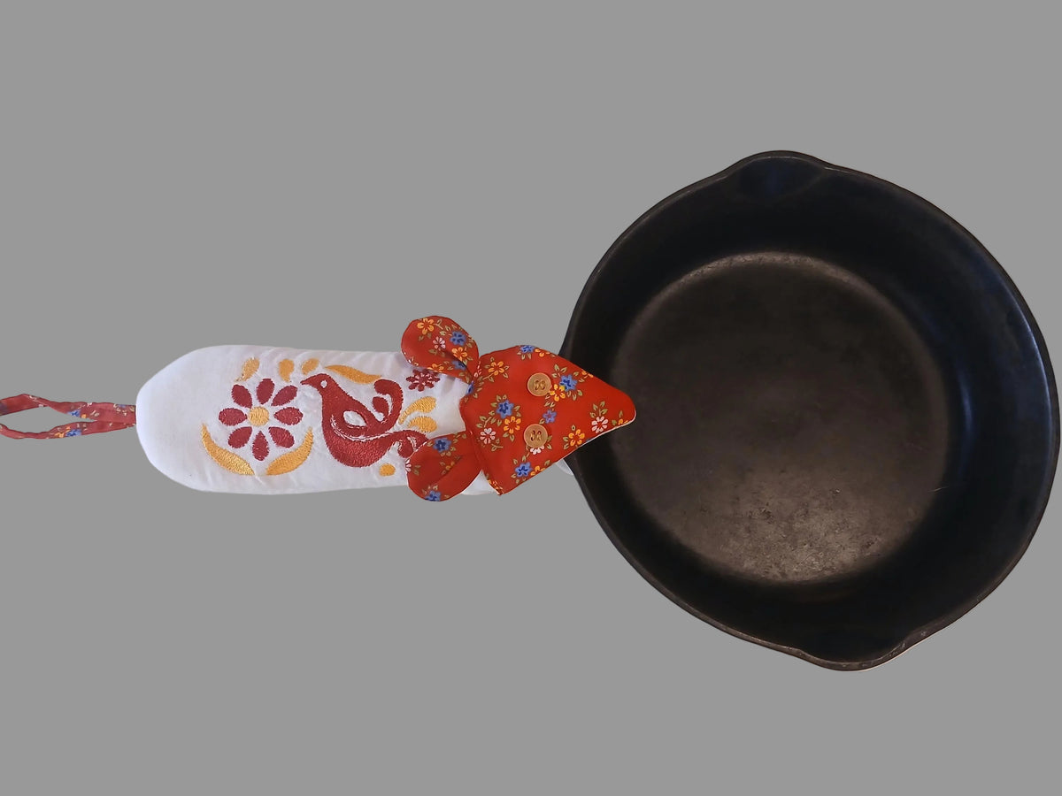 Pyrex-Inspired Friendship Handle Potholder for Cast Iron Skillets