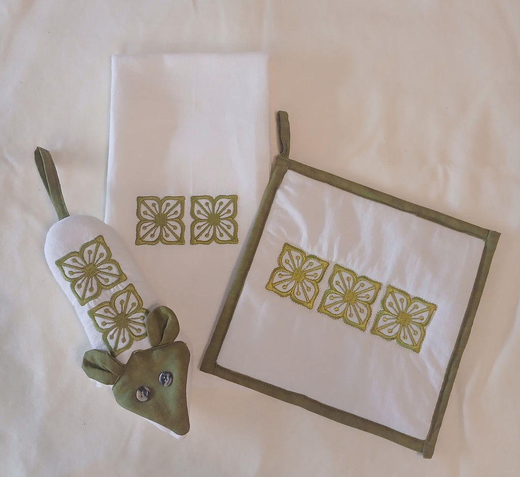 Pyrex-Inspired Verde Handle Cover for Cast Iron Pans