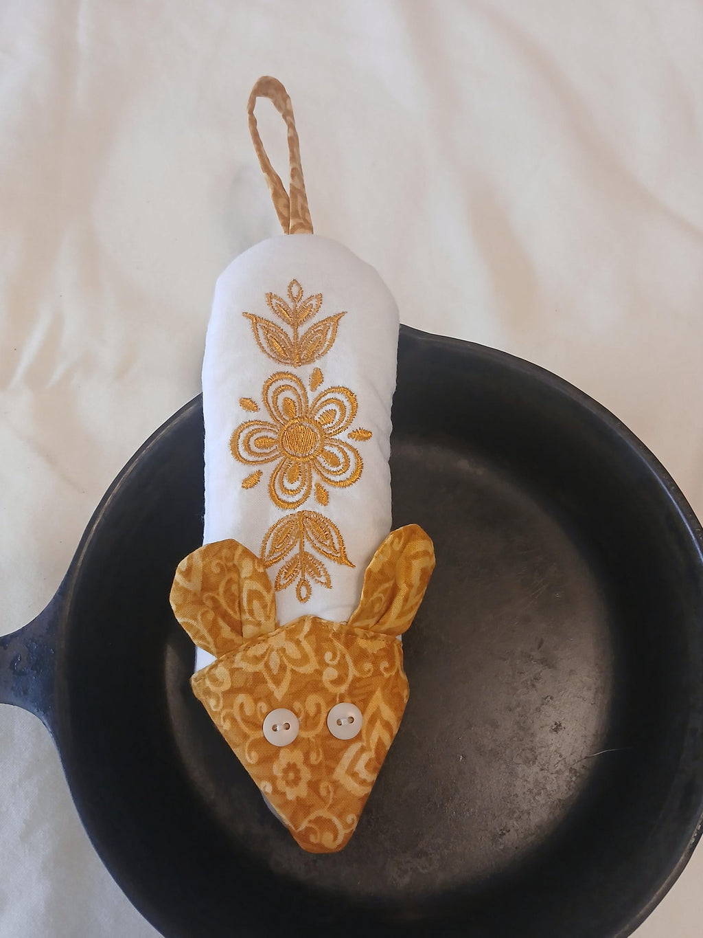 Handle Cover for Cast Iron Pans: Inspired by Pyrex Butterfly Gold